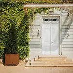 Alojamento de Acomodação e Pequeno-almoço Château Bellevue-domaines Loron 3*