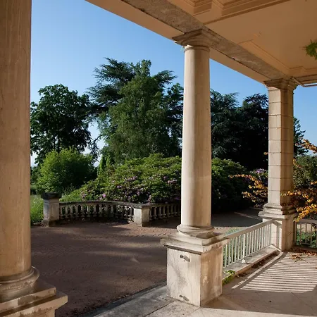 Chateau De Bellevue Bed & Breakfast