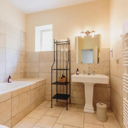 Chateau Bellevue-domaines Loron 3*
