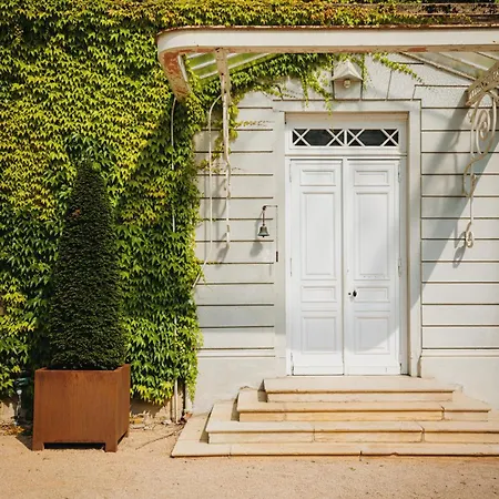 B&B Chateau Bellevue-domaines Loron 3*